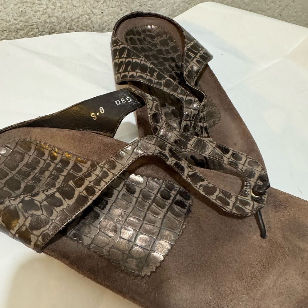 Donald Pliner  Sandals snake print size 8.5 - Picture 3 of 10